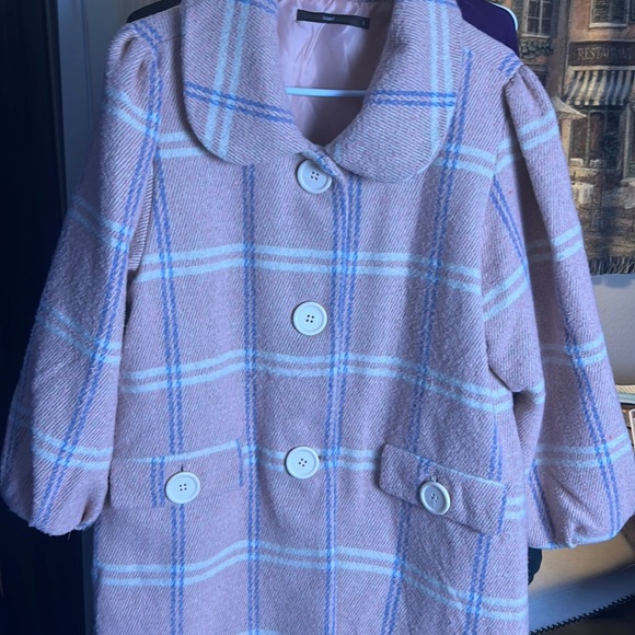 Soft pink coat fluffy sleeves button down the front - Picture 2 of 3